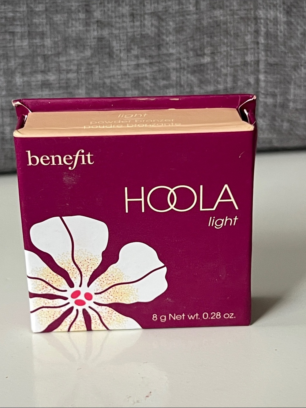 Benefit Hoola Light Bronzer - Magenta Packaging